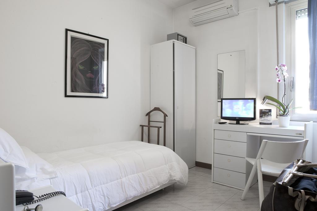 Hotel Capri Μπρέσια Δωμάτιο φωτογραφία