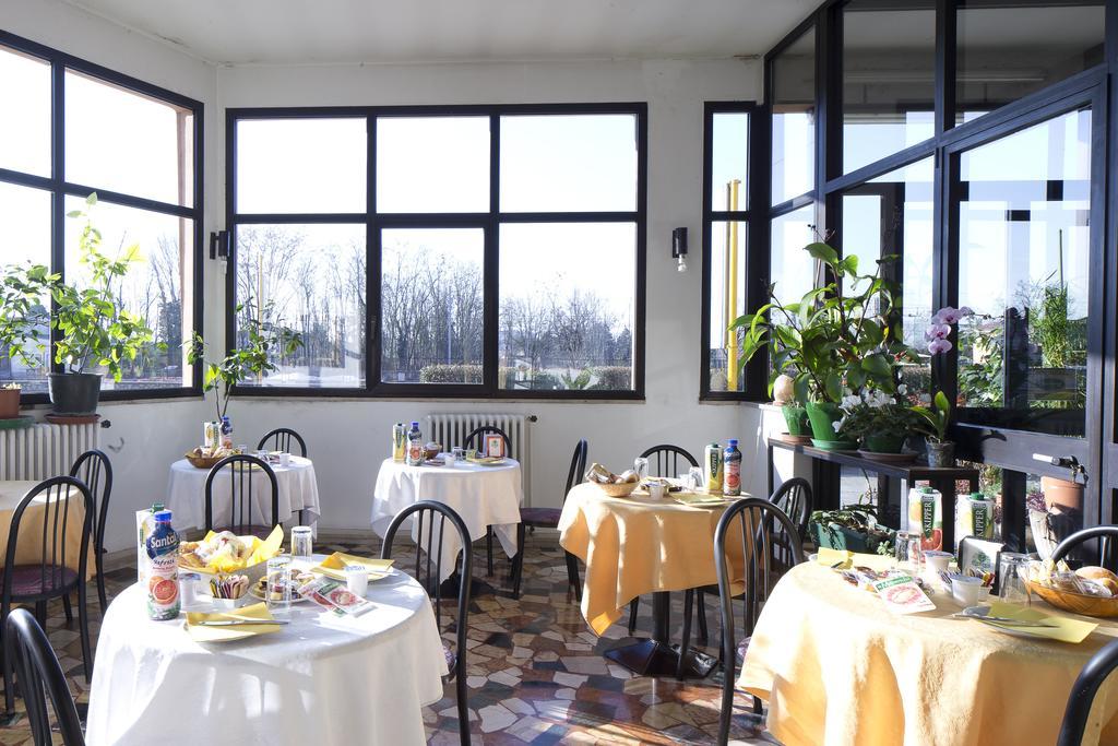 Hotel Capri Μπρέσια Εξωτερικό φωτογραφία